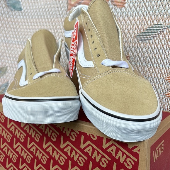 Vans WMNS Old Skool
Taos Taupe
VN0A3WKTYUU
Sneakers G - Picture 8 of 16